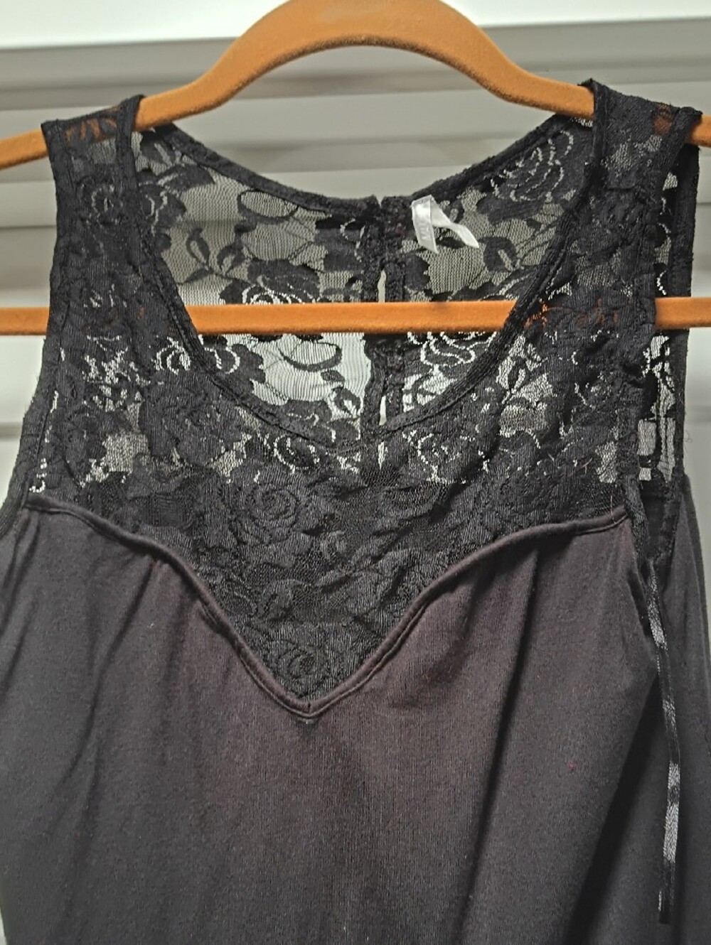 Max Edition Black Lace Trim Ruffle Tank - Picture 3 of 5